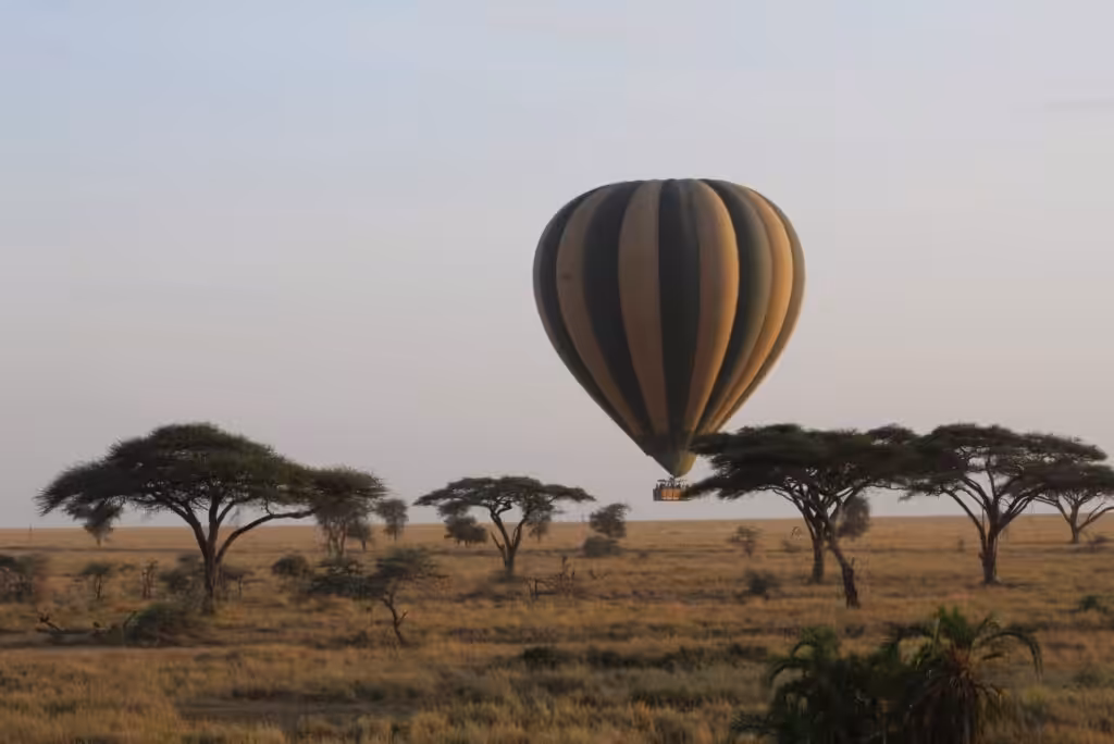 Hot air balloon flight in Serengeti